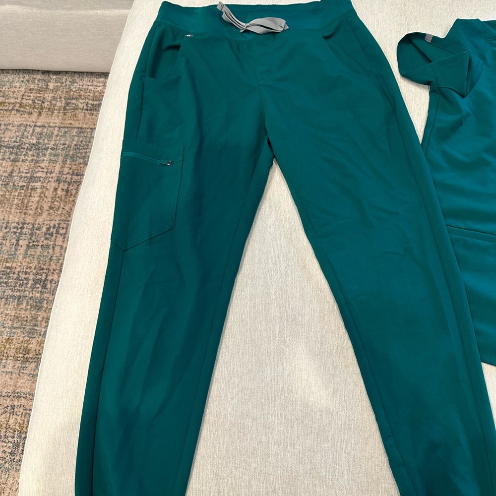 Figs Women's Teal Scrub Set